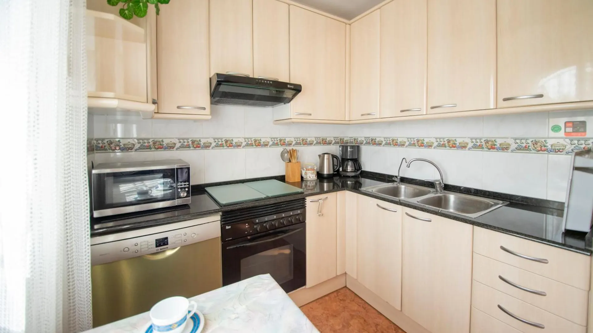Chalet Individual Con Piscina Privada En Miami Playa