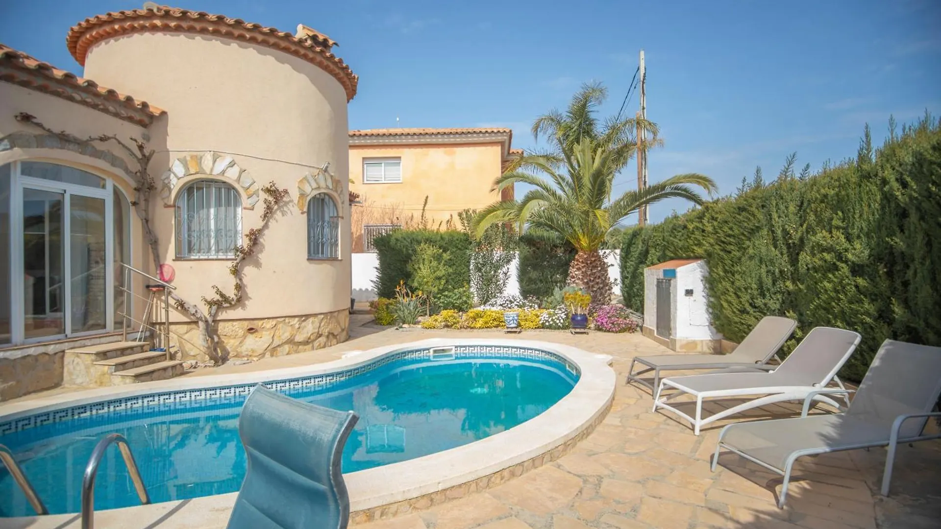 Chalet Individual Con Piscina Privada En Miami Playa 0*,  Spain