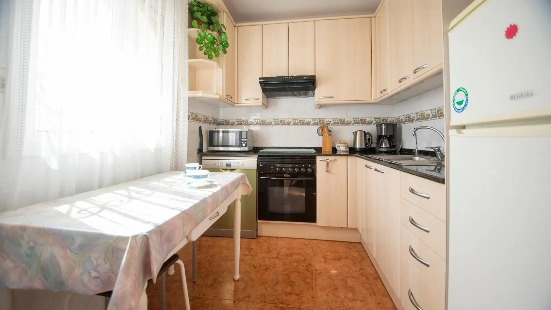 Chalet Individual Con Piscina Privada En Miami Playa Spain