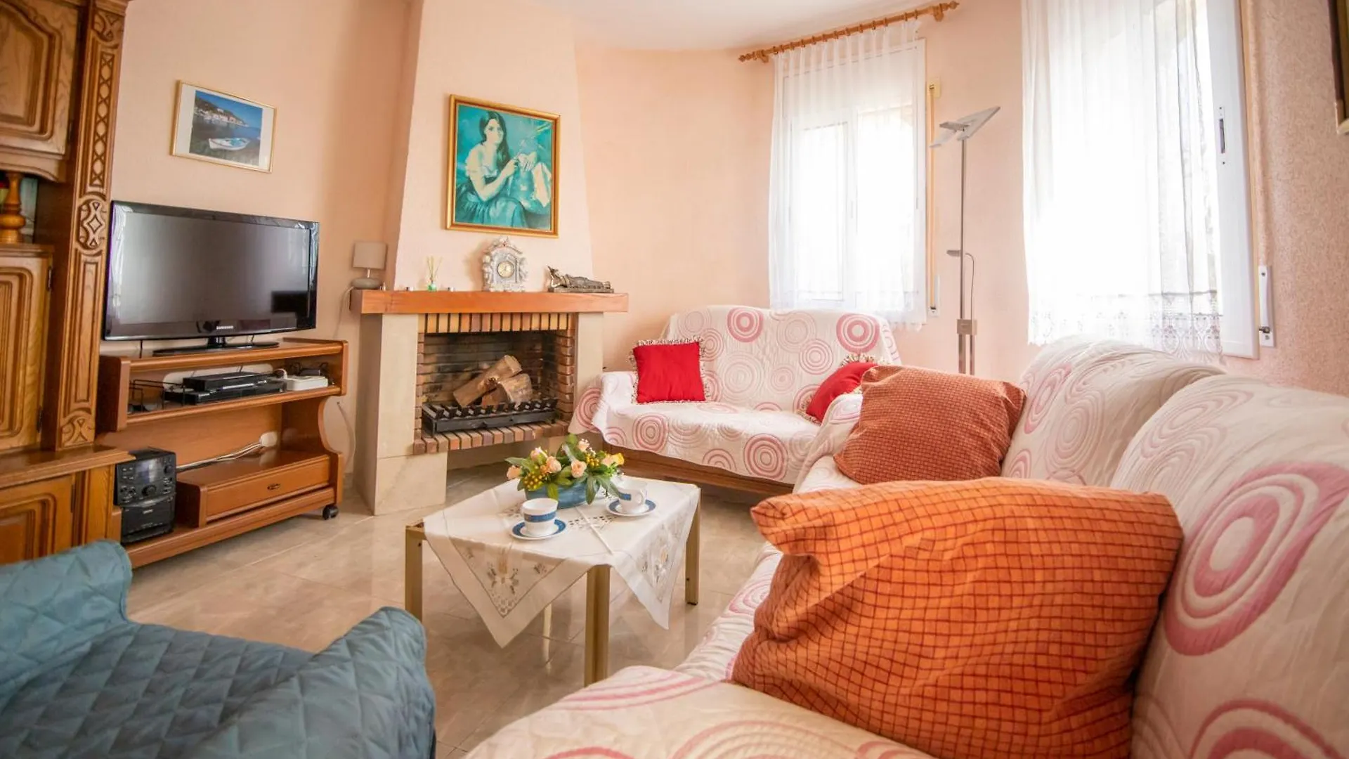 Chalet Individual Con Piscina Privada En Miami Playa 0*,  Spain